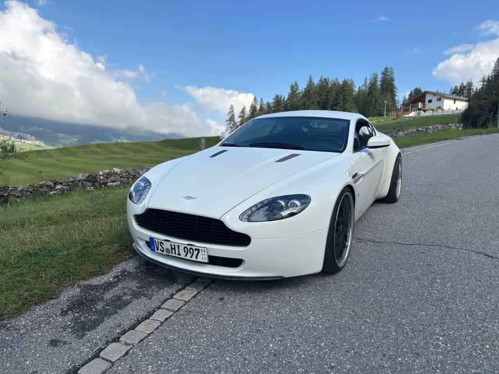 Aston Martin V8 Vantage 4.3l - manual 07/2007-photo-11