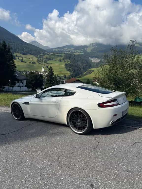 Aston Martin V8 Vantage 4.3l - manual 07/2007-photo-12