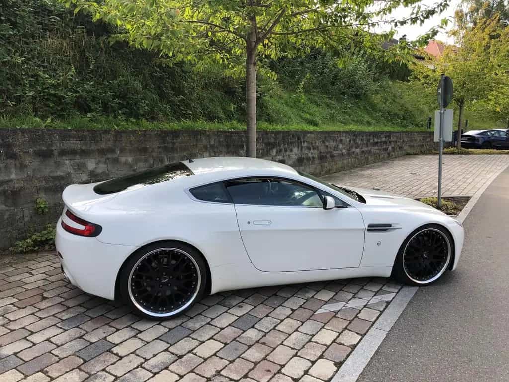 Aston Martin V8 Vantage 4.3l - manual 07/2007-photo-13