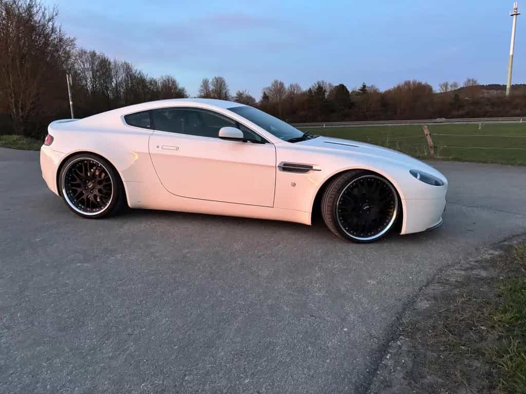 Aston Martin V8 Vantage 4.3l - manual 07/2007-photo-18