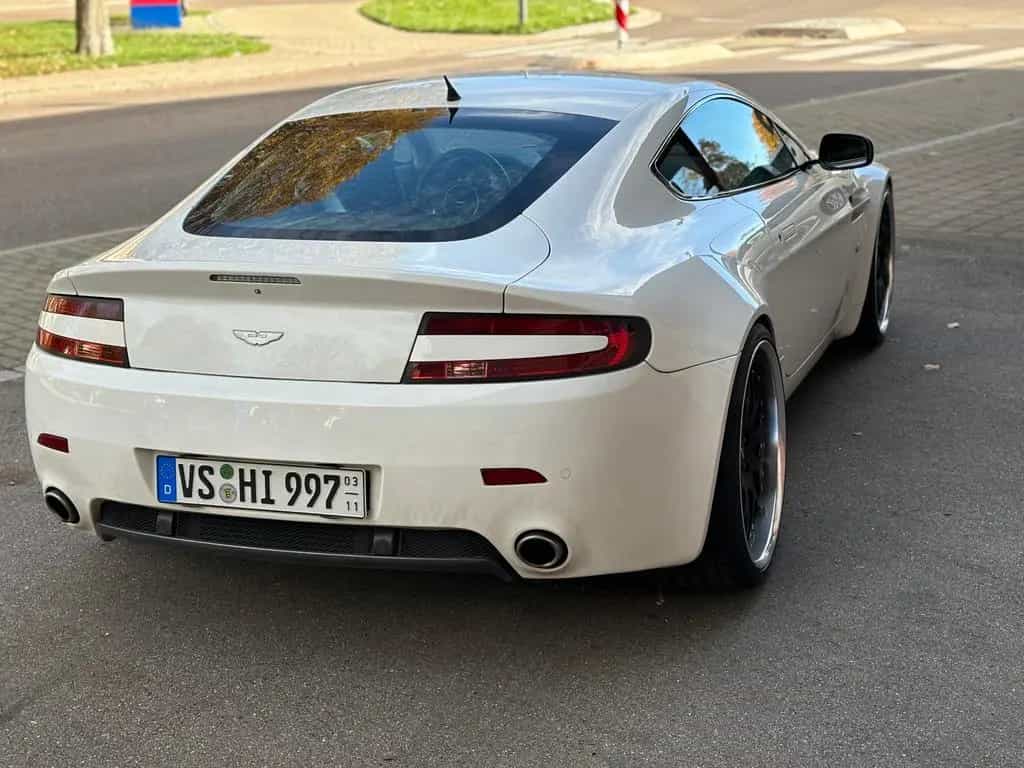 Aston Martin V8 Vantage 4.3l - manual 07/2007-photo-8