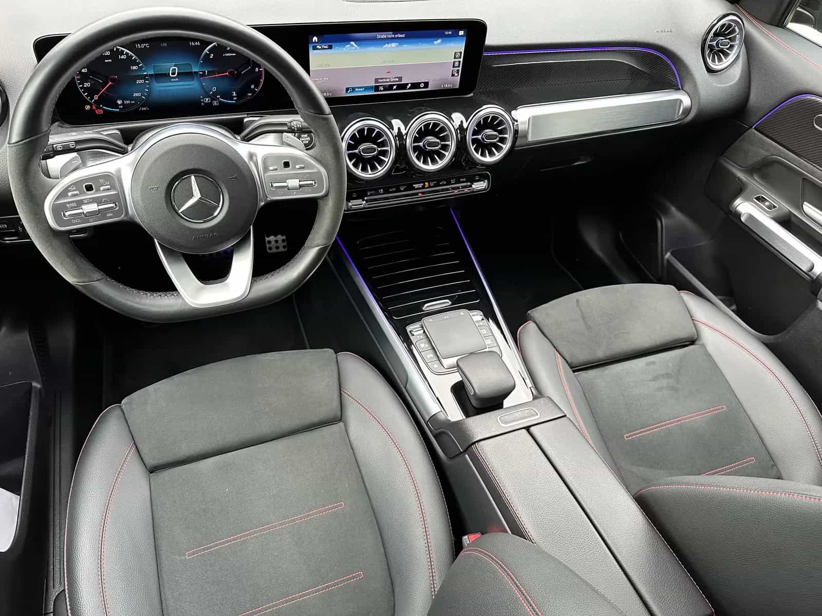 Mercedes-Benz GLB-Class 220 06/2021-photo-12