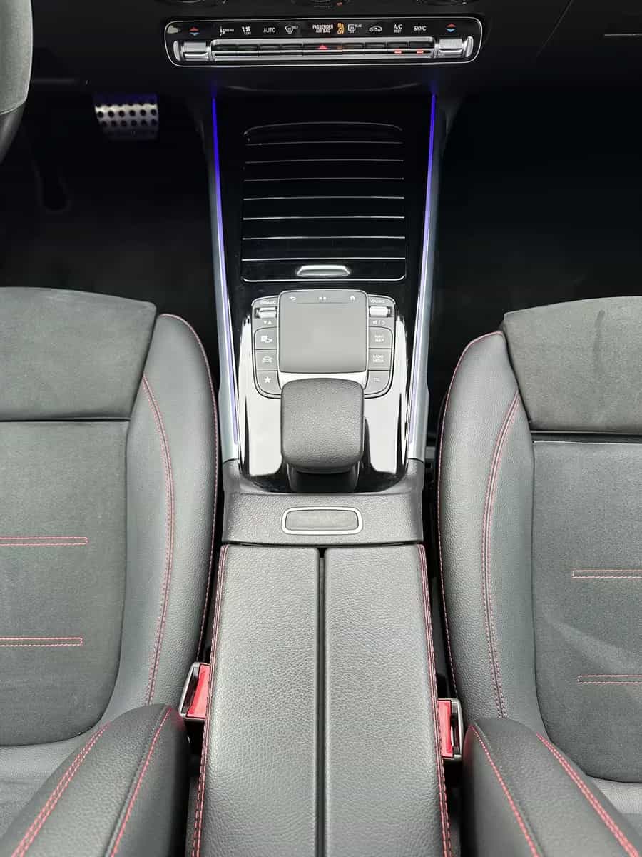 Mercedes-Benz GLB-Class 220 06/2021-photo-14