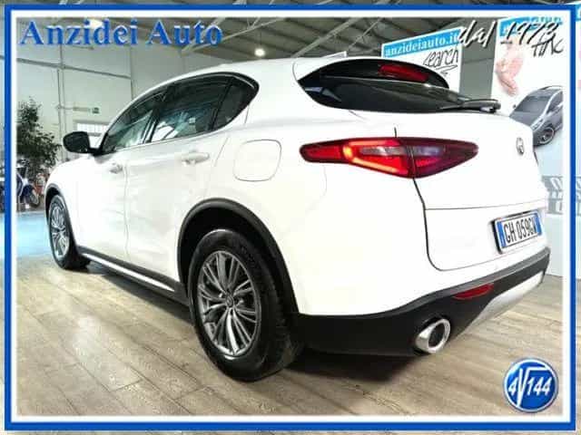 Alfa Romeo Stelvio ROMEO Stelvio 2.2 Turbodiesel 160 CV AT8 RW 12/2021-photo-3