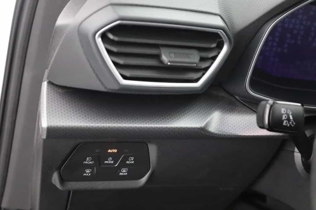 Seat Leon ST 1.5 TSI Style LED Navi ACC Sitzheizung 08/2021-photo-19
