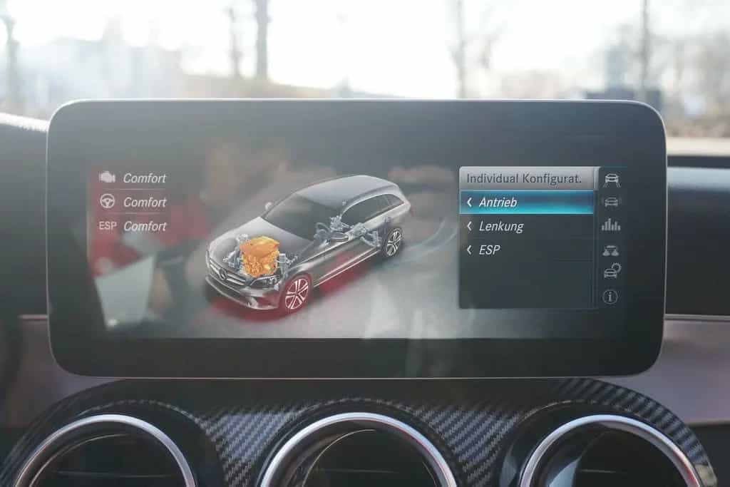 Mercedes-Benz C 180 C180 T-Modell CGI Avantgarde Aut LED Navi Kamera 09/2019-photo-15