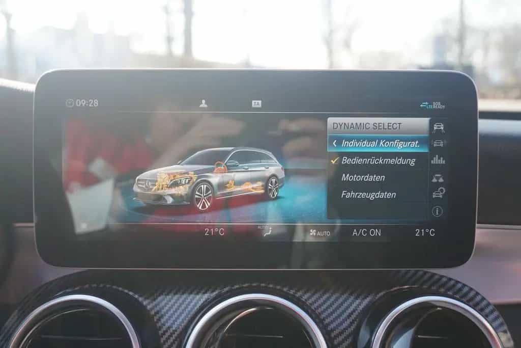 Mercedes-Benz C 180 C180 T-Modell CGI Avantgarde Aut LED Navi Kamera 09/2019-photo-16