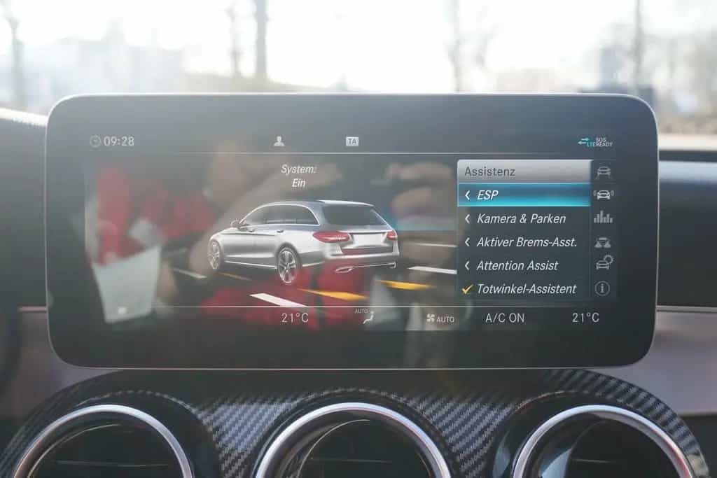 Mercedes-Benz C 180 C180 T-Modell CGI Avantgarde Aut LED Navi Kamera 09/2019-photo-17