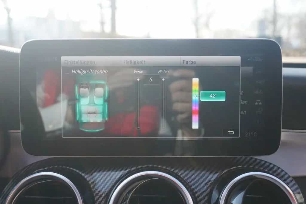 Mercedes-Benz C 180 C180 T-Modell CGI Avantgarde Aut LED Navi Kamera 09/2019-photo-19