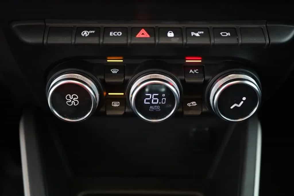 Dacia Duster II 1.3 TCE Celebration Navi DAB Kamera 10/2021-photo-10