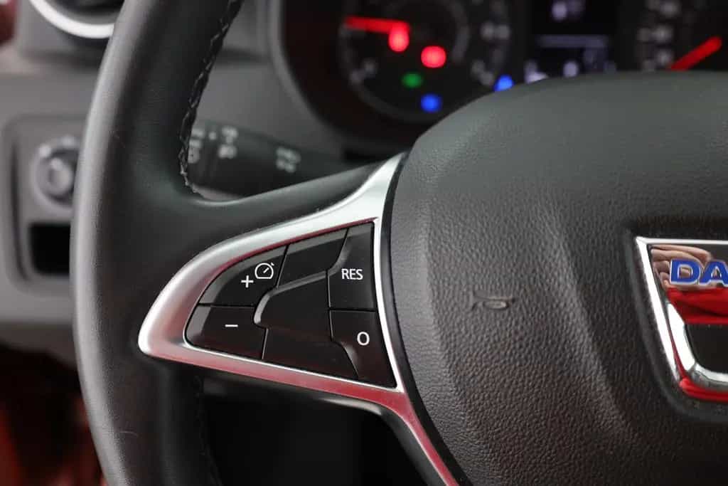 Dacia Duster II 1.3 TCE Celebration Navi DAB Kamera 10/2021-photo-13