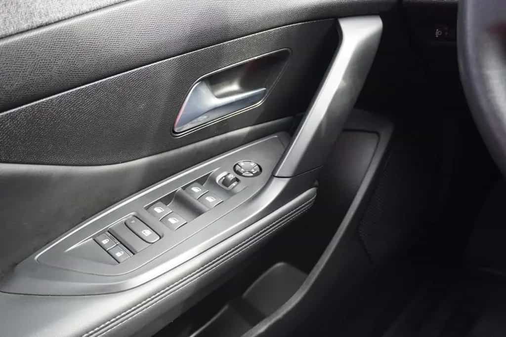 Peugeot 308 1.2 PureTech LED Navi ACC Kamera Tempomat 07/2022-photo-19