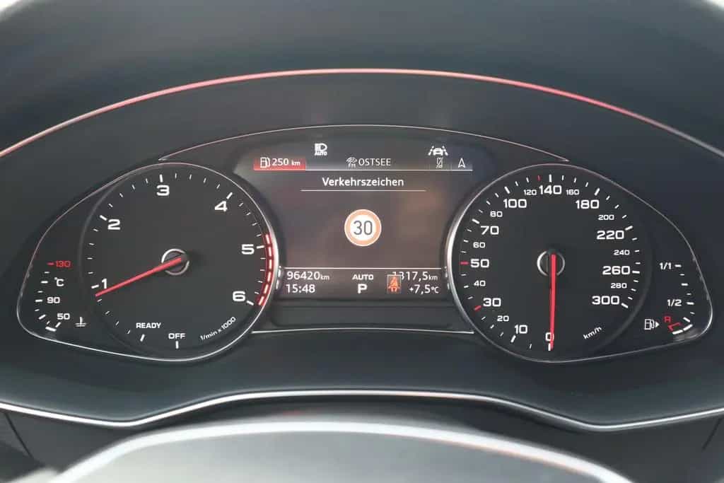 Audi A6 Avant 40 2.0 TDI sport Navi LED Kamera ACC 12/2019-photo-11