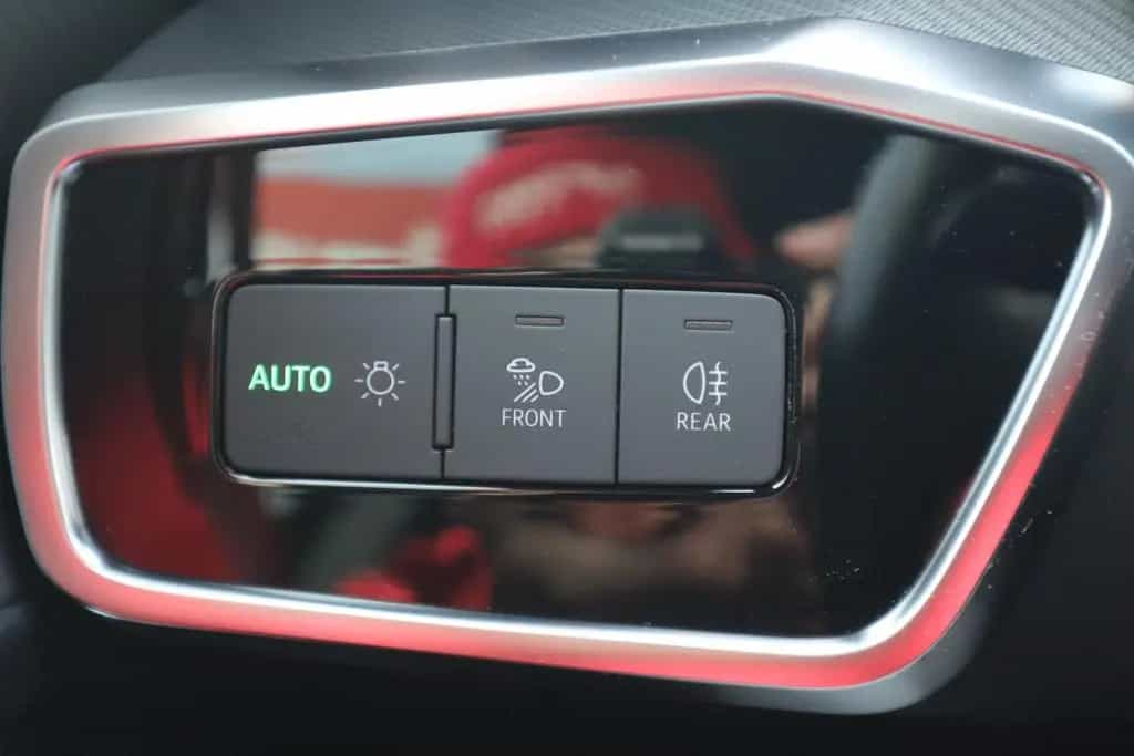 Audi A6 Avant 40 2.0 TDI sport Navi LED Kamera ACC 12/2019-photo-17