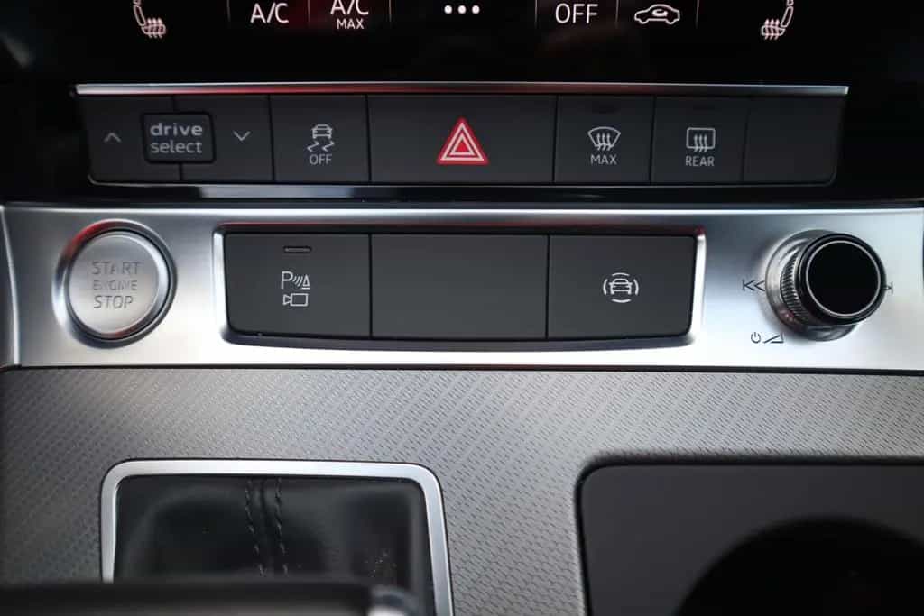Audi A6 Avant 40 2.0 TDI sport Navi LED Kamera ACC 12/2019-photo-26
