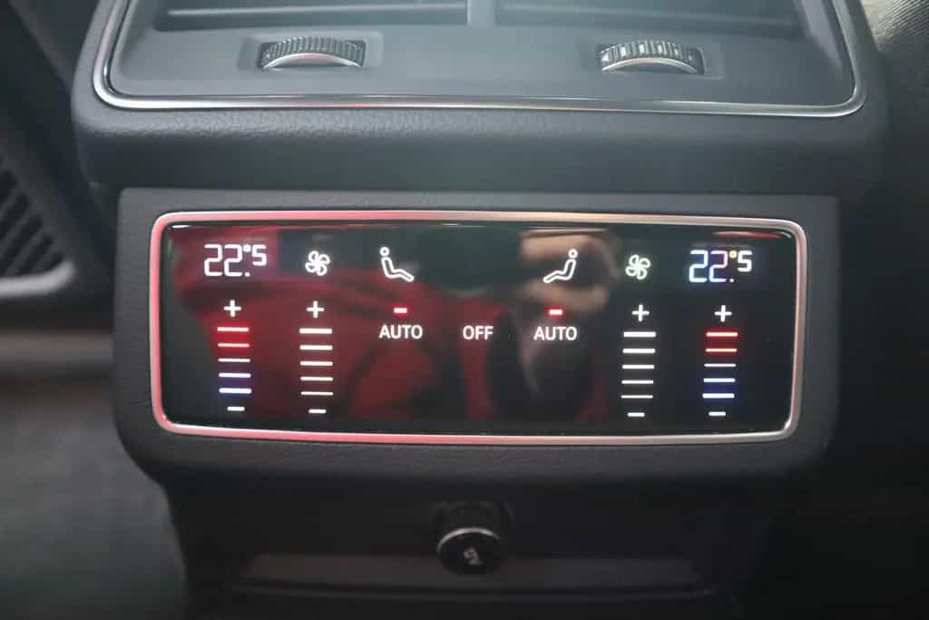 Audi A6 Avant 40 2.0 TDI sport Navi LED Kamera ACC 12/2019-photo-31