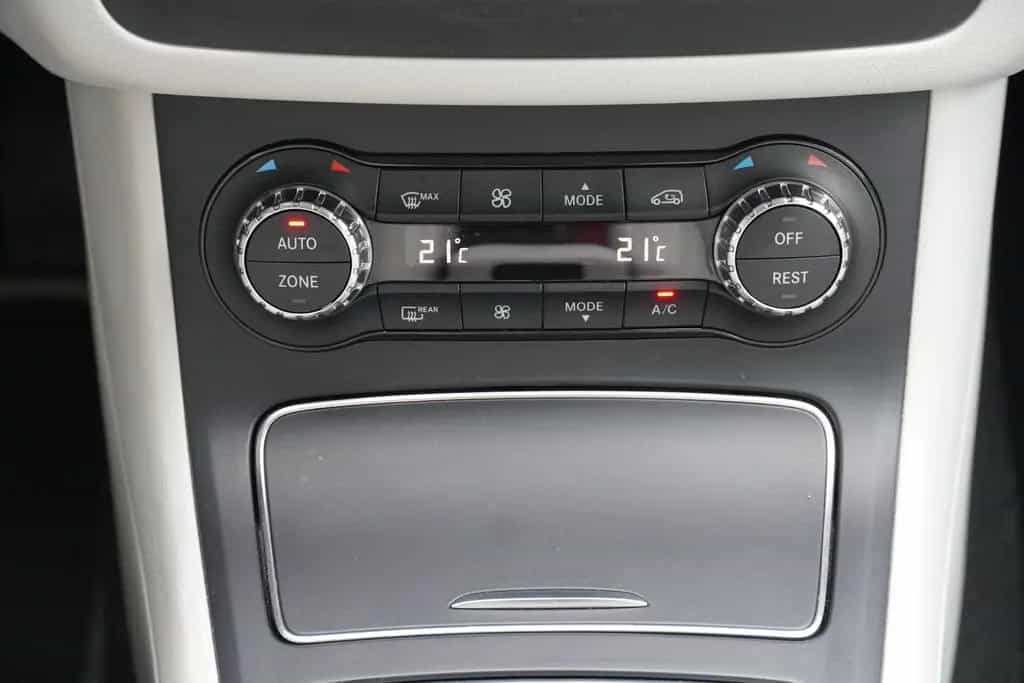 Mercedes-Benz B-Class Urban 4Matic LED Navi Totwinkel Kamera SHZ 03/2017-photo-21