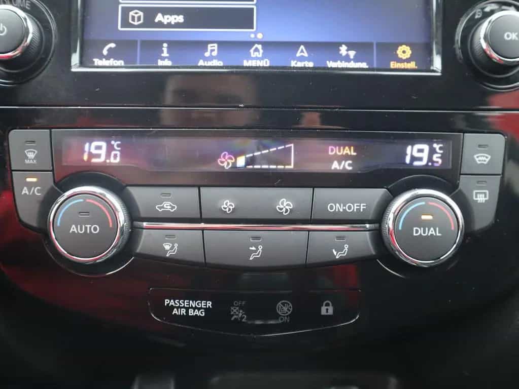 Nissan Qashqai 1.3 N-Connecta Navi Panorama 360° AHK 02/2020-photo-16