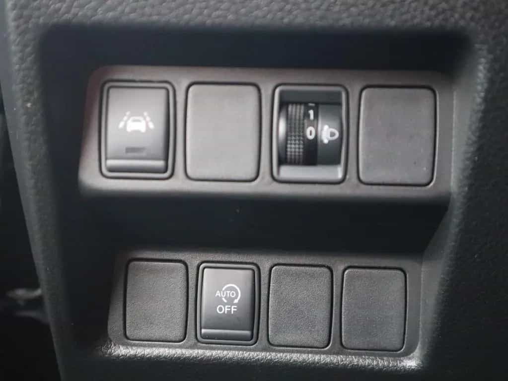 Nissan Qashqai 1.3 N-Connecta Navi Panorama 360° AHK 02/2020-photo-28