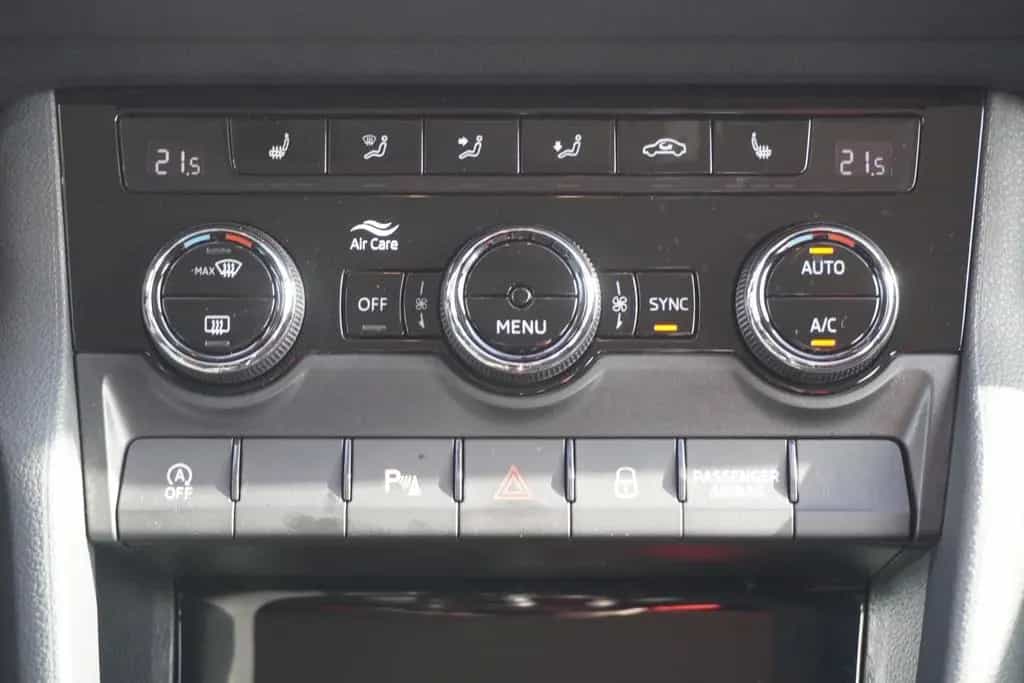 Skoda Karoq 1.0 TSI Ambition Sitzheizung Tempomat AHK 07/2019-photo-17