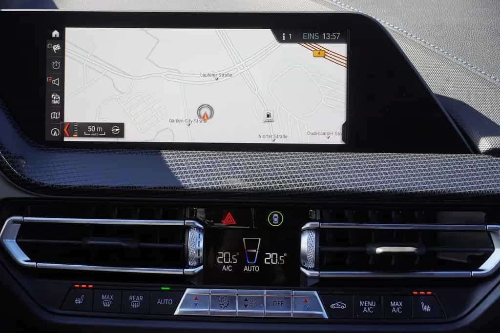 BMW 118 i M Sport Klimaaut. LED Navi PDC Tempomat USB 01/2020-photo-11