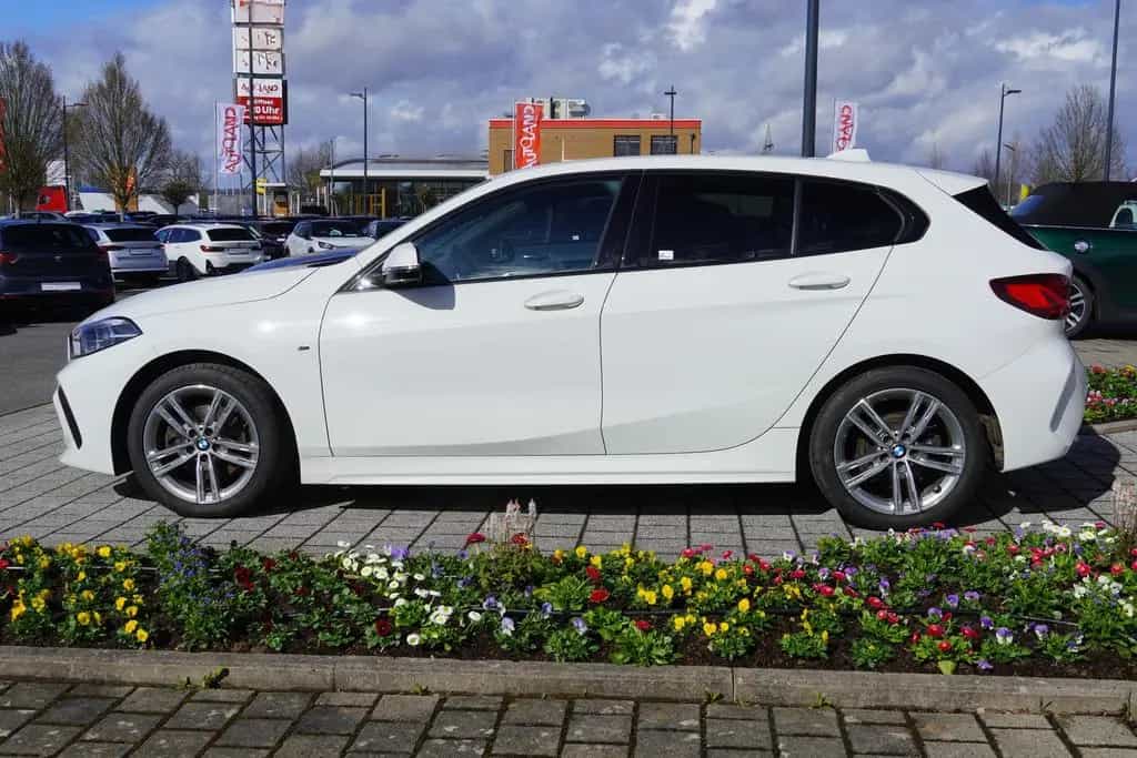 BMW 118 i M Sport Klimaaut. LED Navi PDC Tempomat USB 01/2020-photo-4
