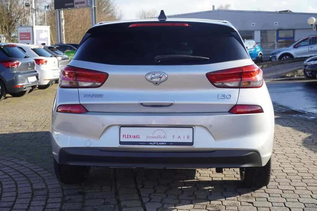 Hyundai i30 1.4 T-GDI Aut. Passion + LED Navi Pano AHK 06/2019-photo-5