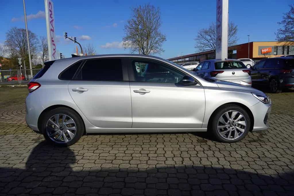 Hyundai i30 1.4 T-GDI Aut. Passion + LED Navi Pano AHK 06/2019-photo-7
