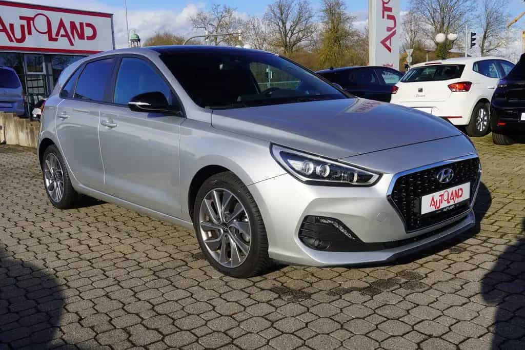 Hyundai i30 1.4 T-GDI Aut. Passion + LED Navi Pano AHK 06/2019-photo-8