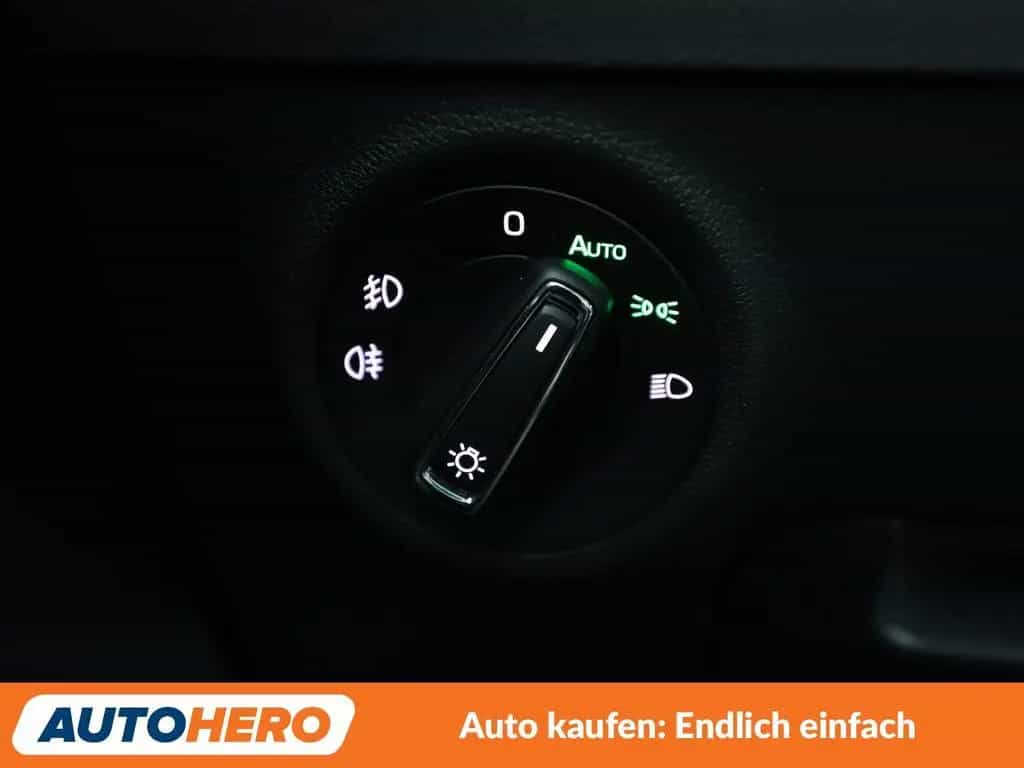 Skoda Karoq 1.5 TSI ACT Style*LED*ACC*PDC*SHZ*KLIMA* 08/2018-photo-25