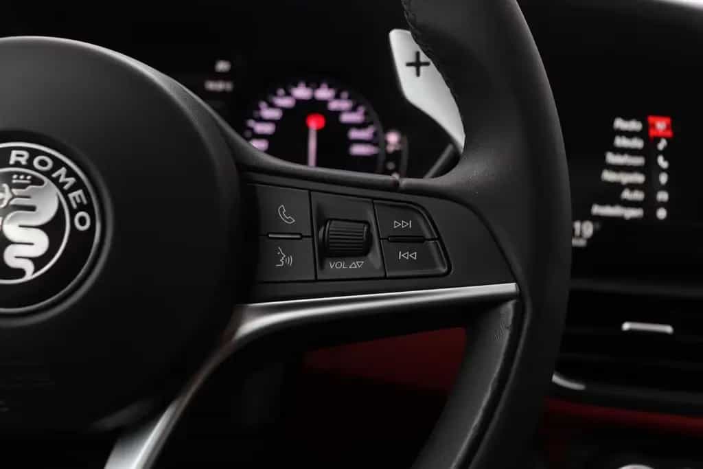 Alfa Romeo Giulia 2.0T Super | AHK | kamera | Leder | Keyle 12/2016-photo-32