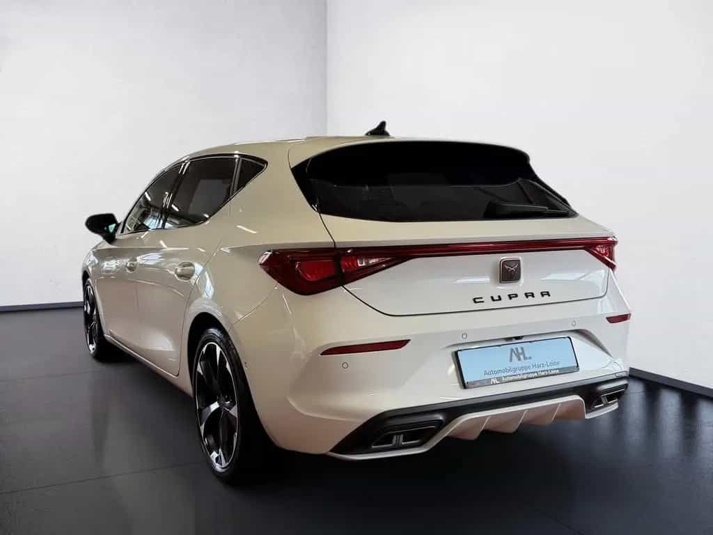 Cupra Leon 1.5 eTSI DSG LED Navi ACC RFK Beats ACC AUT 02/2024-photo-3