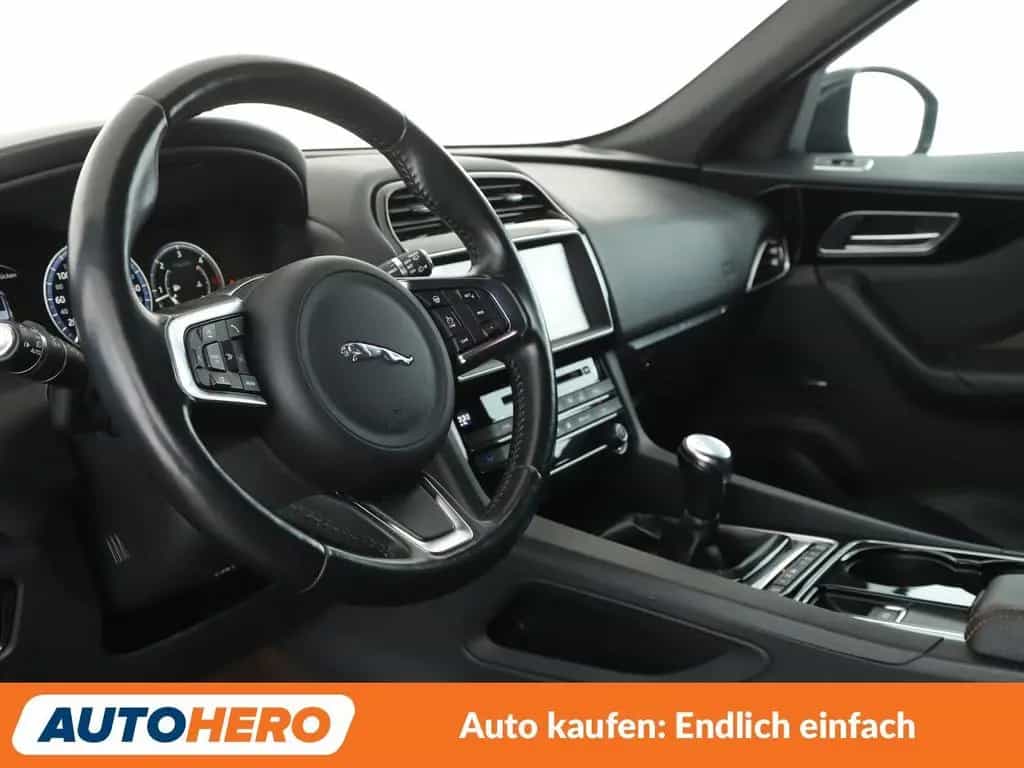 Jaguar F-Pace 20d Prestige AWD Aut.*NAVI*BiXENON*CAM* 06/2017-photo-10