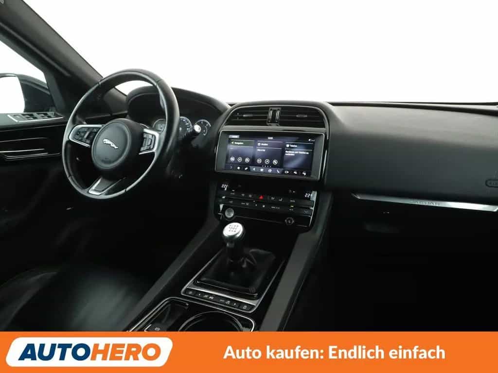 Jaguar F-Pace 20d Prestige AWD Aut.*NAVI*BiXENON*CAM* 06/2017-photo-12