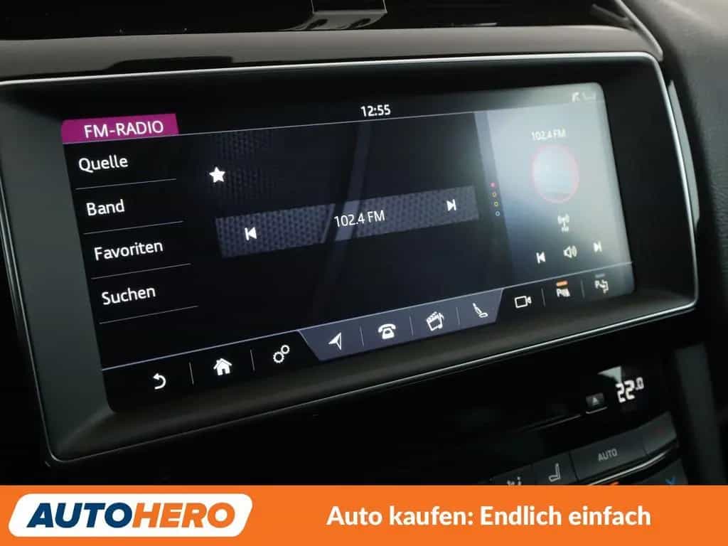 Jaguar F-Pace 20d Prestige AWD Aut.*NAVI*BiXENON*CAM* 06/2017-photo-22