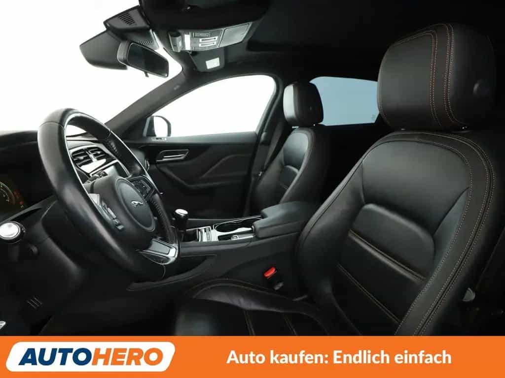 Jaguar F-Pace 20d Prestige AWD Aut.*NAVI*BiXENON*CAM* 06/2017-photo-9