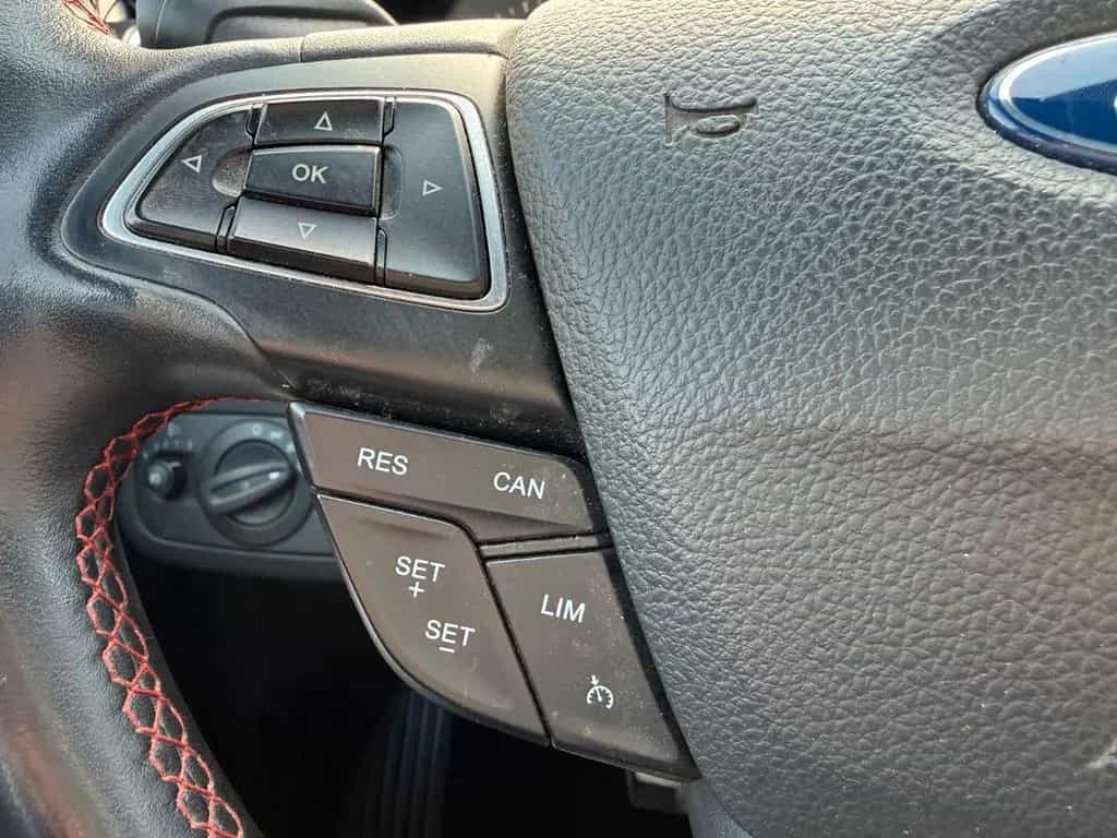 Ford Kuga ST-Line AUTOMATIK AWD AHK RFK PDC 8 FACH 07/2018-photo-9
