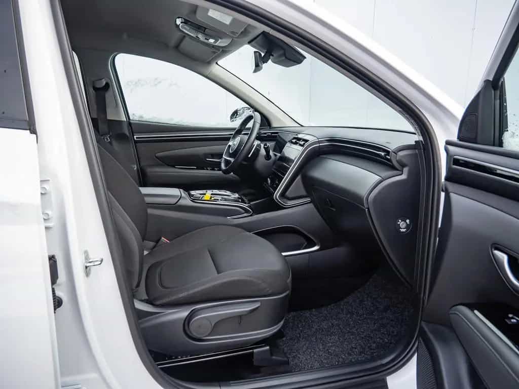 Hyundai TUCSON 1.6 Trend Mild-Hybrid 2WD NAVI ACC LED 12/2023-photo-8