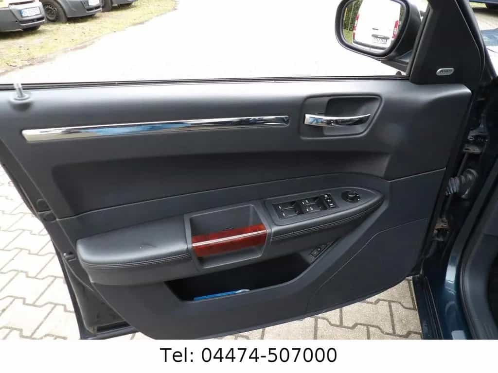 Chrysler 300C "Police Interceptor" Leder ACC Traumzustand 04/2010-photo-15