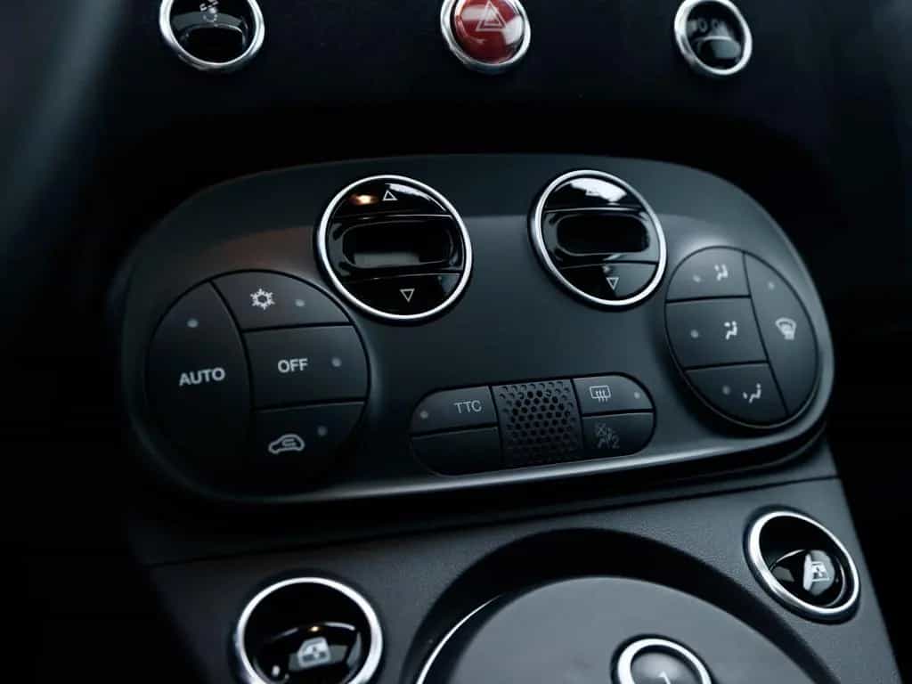 Abarth 695 Turismo 1.4 T-Jet Dualogic 02/2023-photo-18