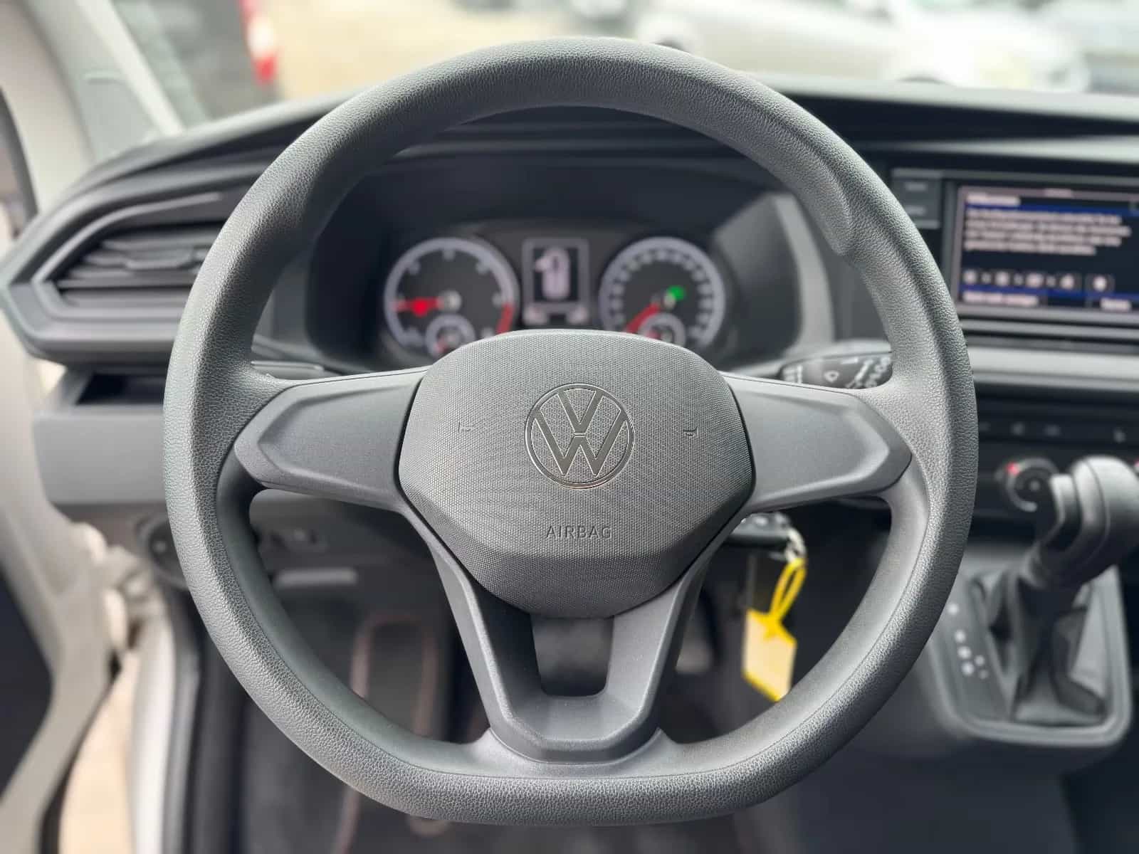 Volkswagen Transporter Multivan 12/2020-photo-10