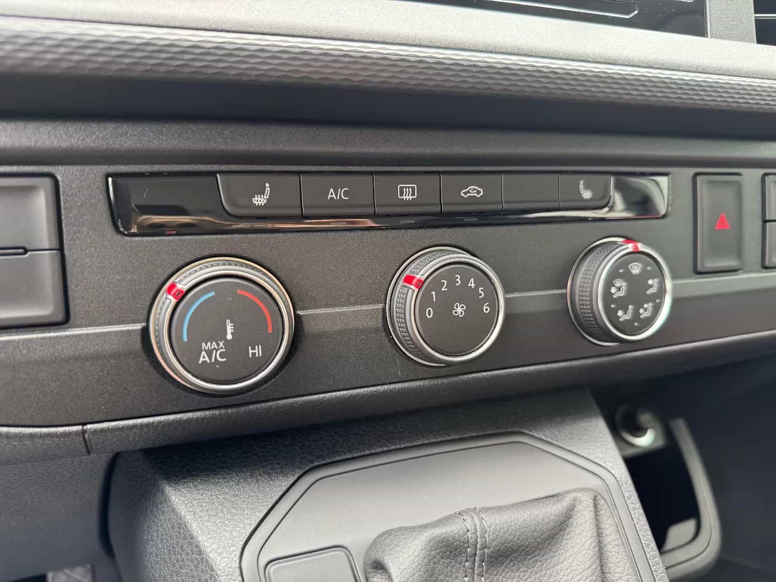 Volkswagen Transporter Multivan 12/2020-photo-14