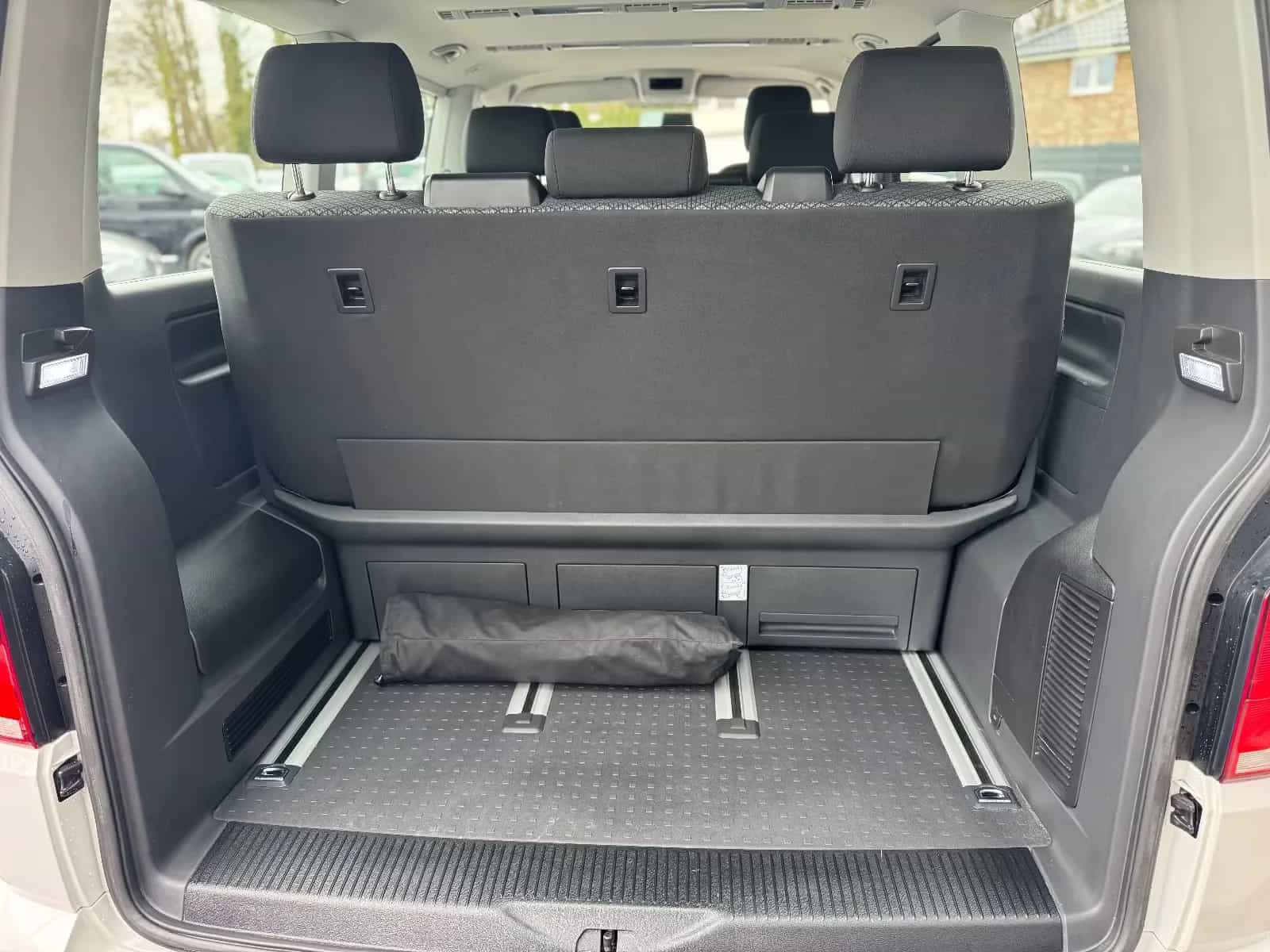 Volkswagen Transporter Multivan 12/2020-photo-19