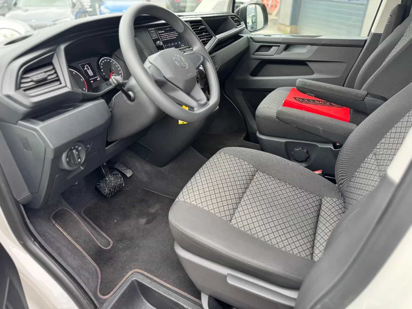 Volkswagen Transporter Multivan 12/2020-photo-8