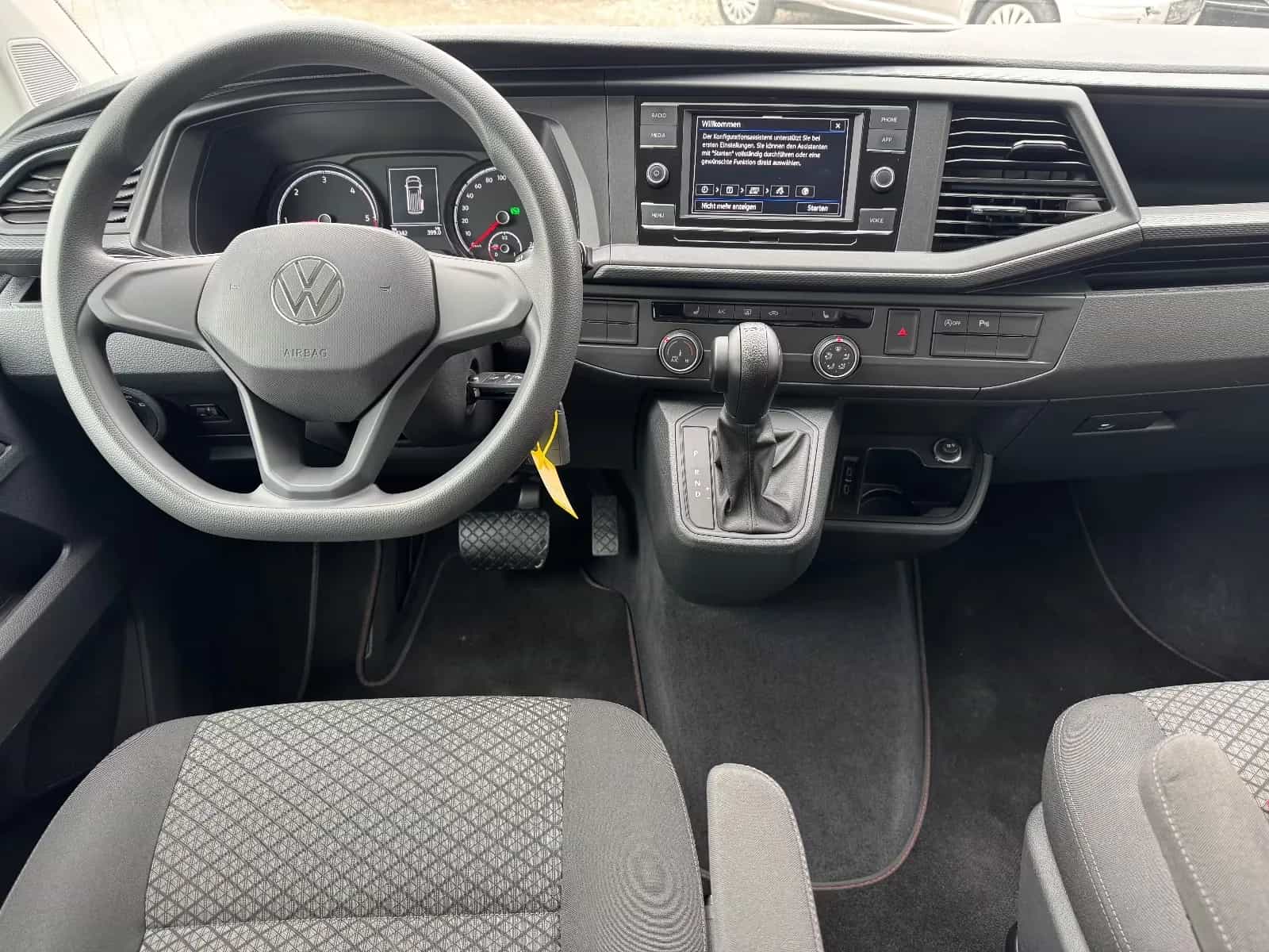 Volkswagen Transporter Multivan 12/2020-photo-9