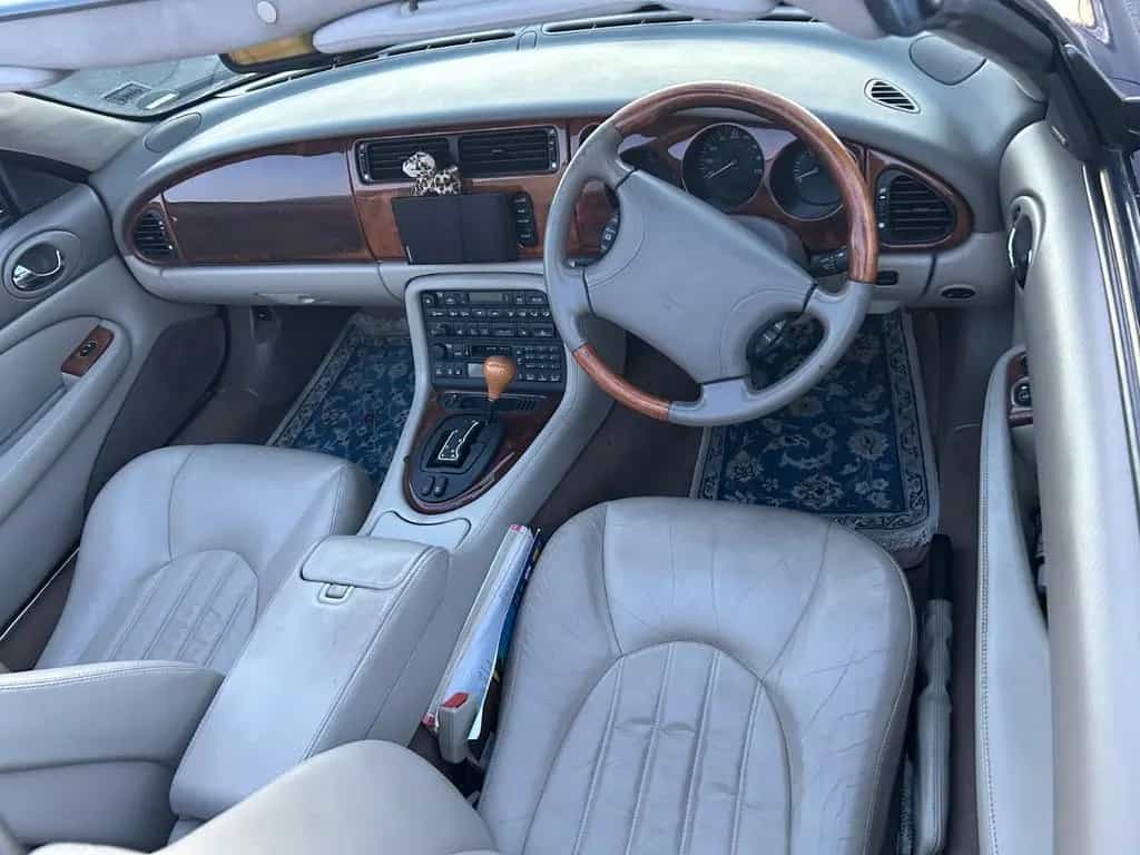 Jaguar XK8 Cabriolet/Rechtslenker TÜV 08.26 09/2000-photo-8