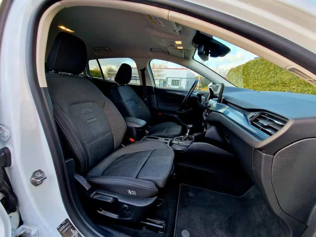 Ford Focus Turnier Active (1.Hand, AHK, LED, Navi) 11/2020-photo-16