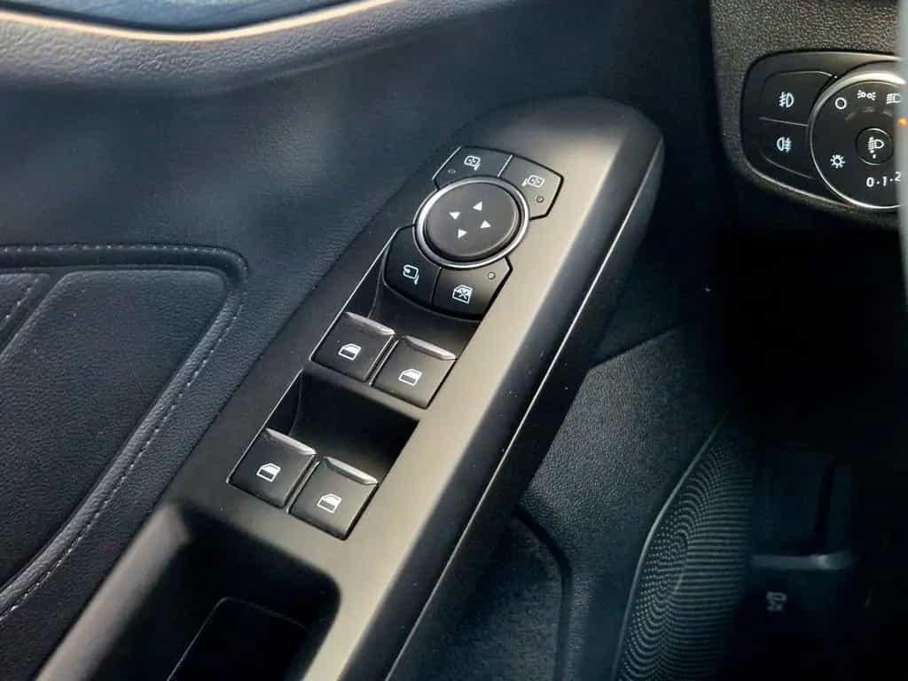 Ford Focus Turnier Active (1.Hand, AHK, LED, Navi) 11/2020-photo-19