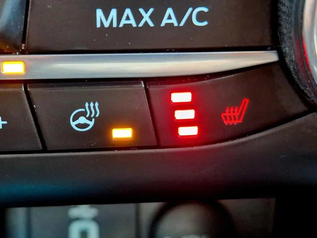 Ford Focus Turnier Active (1.Hand, AHK, LED, Navi) 11/2020-photo-35