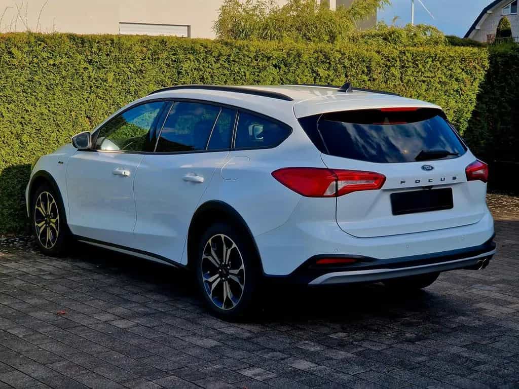 Ford Focus Turnier Active (1.Hand, AHK, LED, Navi) 11/2020-photo-4